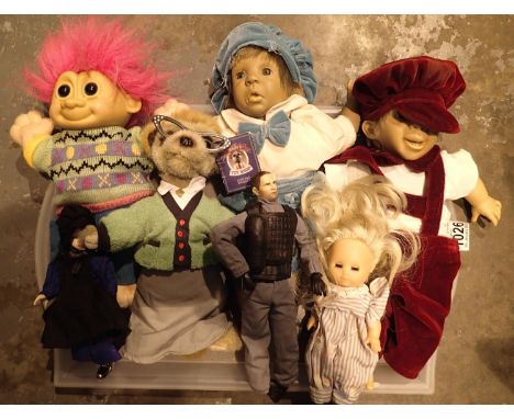 Tray of mixed vintage porcelain and stuffed children's dolls. P&amp;P Group 2 (£18+VAT for the first lot and £3+VAT for subse