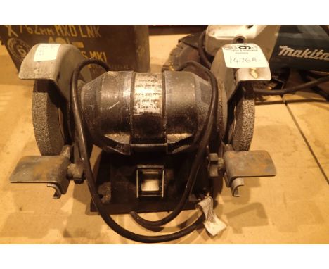 Picador bench top grinder, 240v 3000 rev. Not available for in-house P&P, contact Paul O'Hea at Mailboxes on 01925 659133Cond