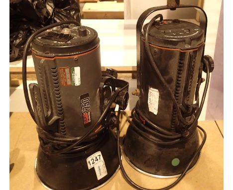 250 Solar Flash stage light and a 1250 Solar Flash Courteney stage light. Not available for in-house P&P, contact Paul O'Hea 