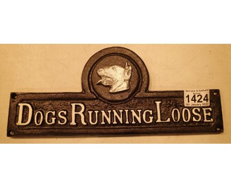 Cast iron dogs running loose wall sign, L: 31 cm. P&amp;P Group 2 (£18+VAT for the first lot and £3+VAT for subsequent lots) 