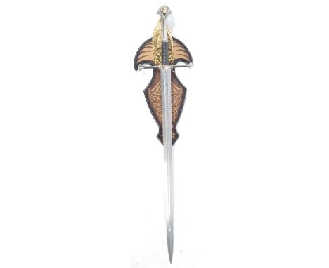 An original America Online United Cutlery made UC1380 LOTR Lord Of The Rings Aragorn's&nbsp; Anduril sword 1/1 scale prop rep