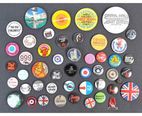 A collection of approx 50x vintage Music and Punk / Mods pin badges to include David Bowie, Union Jack, The Who, The Kinks, B