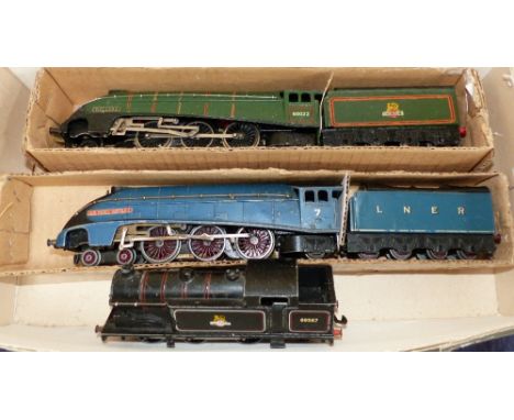 Three Hornby vintage 00 locos:  "Mallard Pacific" 3211; "Sir Nigel Gresley Pacific LNER"; & BR Tank Loco