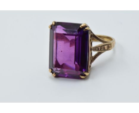 9ct Gold rectangular amethyst set ringStone approximately 25 x 12mmRing size H / ISigns of light wear but generally in very g