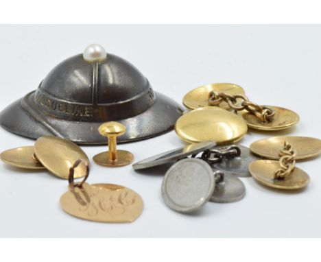 Pair of 18ct yellow gold cufflinks, 11g (unengraved), a 9ct yellow gold button, a yellow metal heart form engraved pendant, p