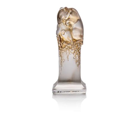  René Lalique SOURIS SEAL, NO. 185 designed 1912clear, frosted and sepia stainedengraved R. Lalique France No. 185   11cm (4 