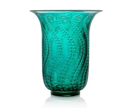  René Lalique MÉDUSE VASE, NO. 950 designed 1921green, and white stainedmoulded R. LALIQUE (faint), engraved R. Lalique Franc