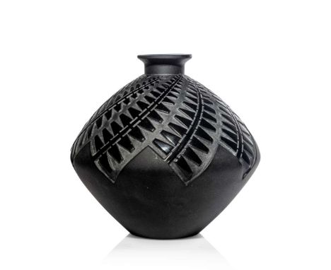  René Lalique MONTARGIS VASE, NO. 1022 designed 1929black, and white stainedintaglio R. LALIQUE FRANCE, engraved R. Lalique F