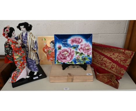 A Japanese rectangular enamel floral dish, 24 x 30 cm (boxed) to/w a gilt and red screen-printed panel and head-band, two cos