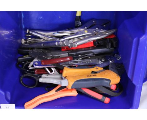 A box of mixed tools. No shipping 