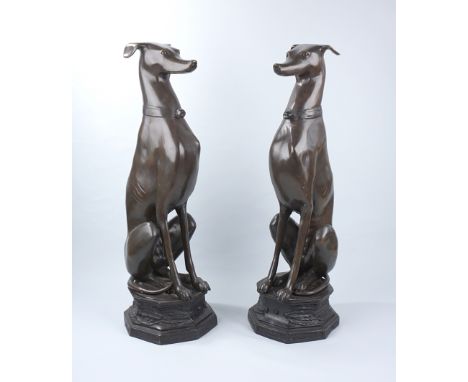 Paar sitzende Windhunde, Bronze, 2.Hälfte 20.Jh. patiniert, innen hohl, achteckiger Stand, Gesamt-Gew.20,6 kg, H.76cm, Stand-
