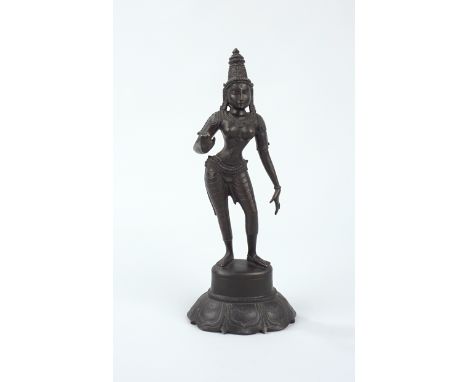Kleine Standfigur der Göttin "Parvati", Bronze Parvati ist die Personifikation von Gatten- und Mutterliebe, zusammen mit ihre