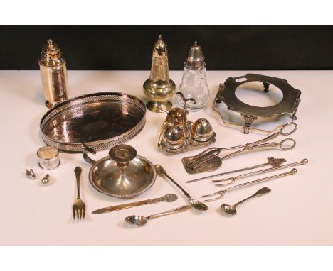 A small collection of mixed silver plate to include sugar shakers, cutlery , small tray, candlestick....etc..