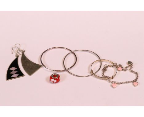 Selection of silver items to include: silver bracelet, bangle, earrings etc