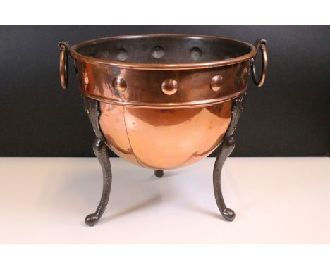 Early 20th century Henry Loveridge &amp; Co Arts and Crafts copper jardiniere planter with three legs, ring handles and band 