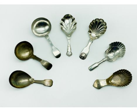 SELECTION OF VARIOUS HALLMARKED SILVER TEA CADDY SPOONS (7)SOME WITH REPAIRS