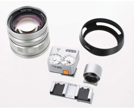 Voigtlander Nokton 50mm F1.5 Aspherical lens, no. 9011839, 39mm ltm thread mount; together with a Voigtlander VC meter and 50