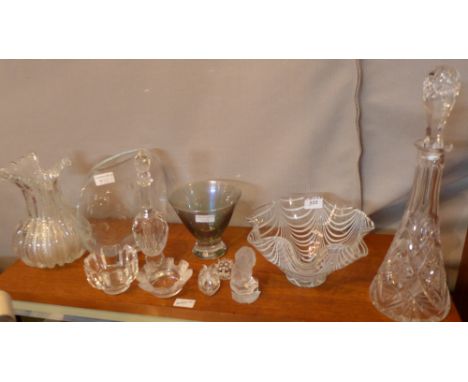 A collection of glasses to include a Goebel lion, a Swarovski swan, a decanter etc (11) 