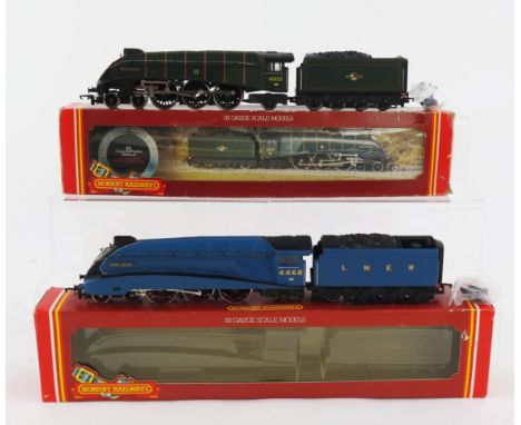 Hornby Railways OO Gauge Mallard Class A4 Locomotive Pair including R309 BR Green No. 60022 &amp; R327 LNER Blue No. 4468 - m