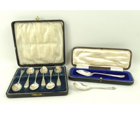 A set of six silver teaspoons with bright cut engraving, James Wakley and Frank Wheeler, London 1890, boxed, a Victorian Alba