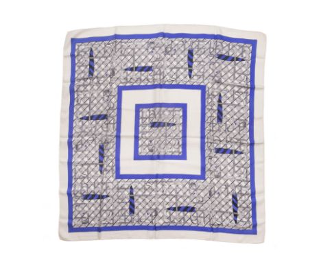HERMES Paris, créé en 1953. Carré 'Le Golf'Dessinateur: attribué à Joachim MetzEn soie imprimée, marge écru.90 x 90 cm Biblio