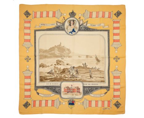 HERMES Paris, crée en 1954. Carré 'Biarritz'Dessinateur: Hugo GrygkarSoie imprimée et titrée, fond pêche. 90 x 90 cm Bibliogr