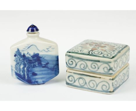 A Chinese blue and white ceramic trinket box with traditional blue and white decoration together with a Chinese blue and whit