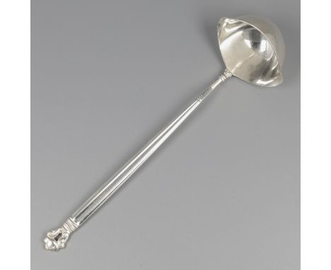Georg Jensen gravy ladle (small), model Acorn, silver. Designed by Johan Rohde in 1915. Beautiful serving spoon in excellent 