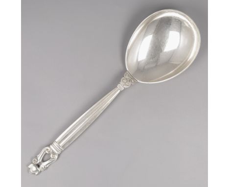 Georg Jensen serving spoon (small), model Acorn, silver. Designed by Johan Rohde in 1915. Beautiful serving spoon in excellen