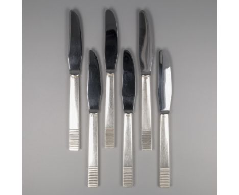 Georg Jensen knives (6), model Parallel, silver. Designed by Oscar Gundlach Pedersen in 1931. Beautiful set of 6 in excellent