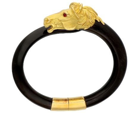 French Gay Frères 18K yellow gold certified bangle bracelet made of horn with yellow gold horse head. Bracelet with horse hea