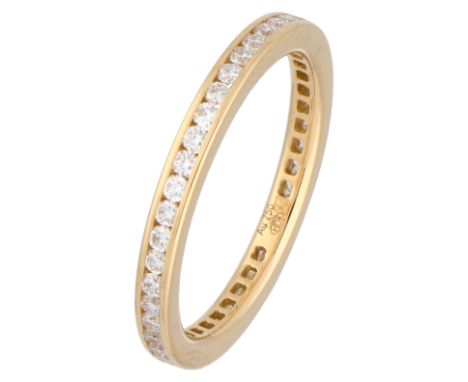 18K Yellow gold alliance ring set with approx. 0.55 ct. diamond. Set with 40 brilliant-cut diamonds of approx. 0.55 ct (VS-SI
