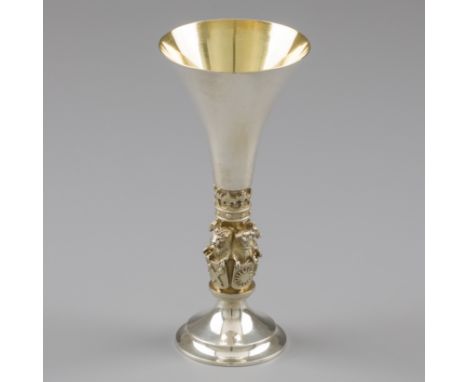 King`s College Chapel" goblet, Hector Miller, London 1984, silver. Beautiful collector's limited edition no. 382 or 500 with 