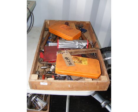 A quantity of old tools, including hammers and a 40 piece Tap and Die Set 