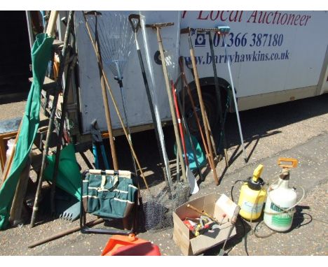 Job lot garden tools , sprayers etc ( house clearance )