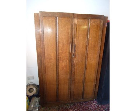 Vintage 2 Door Oak Wardrobe 4ft wide 73 inches tall ( in 2 sections missing screws )