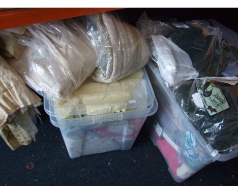 LARGE QUANTITY OF HOUSE CLEARANCE LINENS, CURTAINS ETC