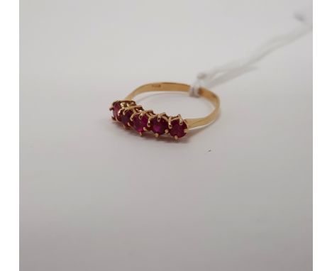 18CT GOLD RUBY FIVE STONE RING - SIZE P