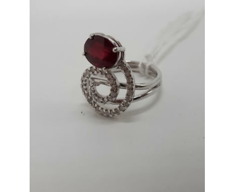 18CT WHITE GOLD TESTED DIAMOND &amp; RUBY RING - SIZE K/L