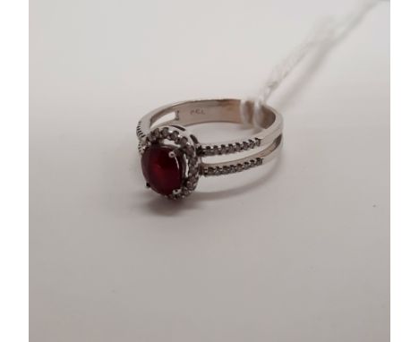 18CT GOLD RUBY &amp; DIAMOND RING - SIZE P