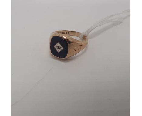 VINTAGE 9CT GOLD ONYX &amp; GEMSTONE RING - SIZE S - 4.5 GRAMS APPROX