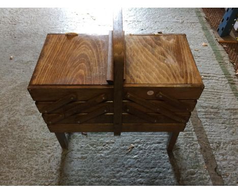 A VINTAGE OAK SEWING BOX 