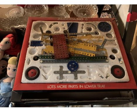 A VINTAGE MECCANO 6 CONSTRUCTION SET A/F 