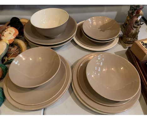 A VARIETY OF POOLE POTTERY PLATES AND BOWLS 'AVIGNON DESIGNED BY JANICE TCHALENKO FOR POOLE POTTERY 