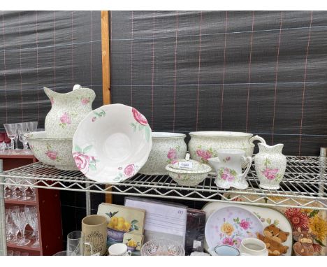 AN ASSORTMENT OF FLORAL BRIDGWOOD CERAMIC WARE TO INCLUDE A LARGE JUG AND BOWL ETC 
