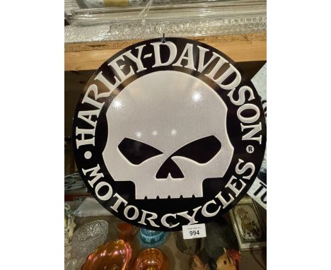A CIRCULAR METAL 'HARLEY DAVIDSON' SIGN - DIA: 35.5CM 