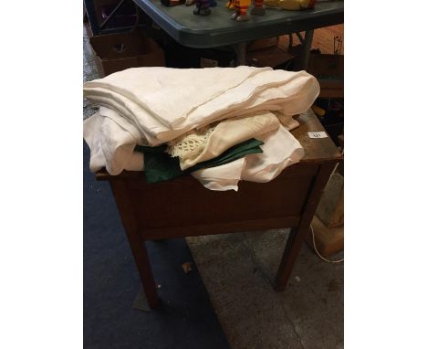 A VINTAGE SEWING BOX (HEIGHT 24 INCHES) TO INCLUDE VARIOUS LINEN AND LACE 