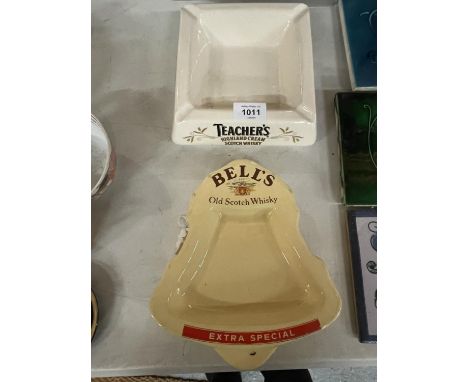 A PAIR OF RETRO CERAMIC PUB BAR ASH TRAYS 