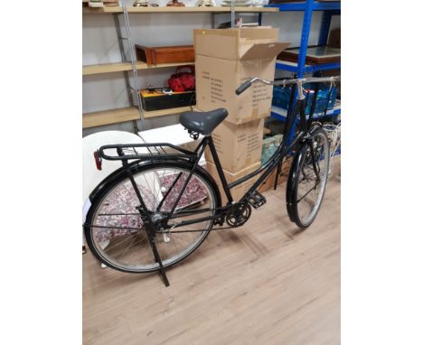 VINTAGE DUTCH LADIES BLACK BICYCLE