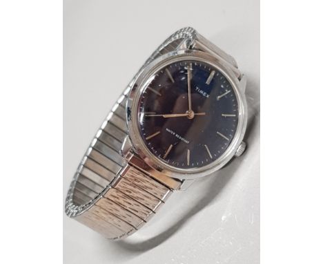 GENTS TIMEX WRISTWATCH WITH METAL BEZEL